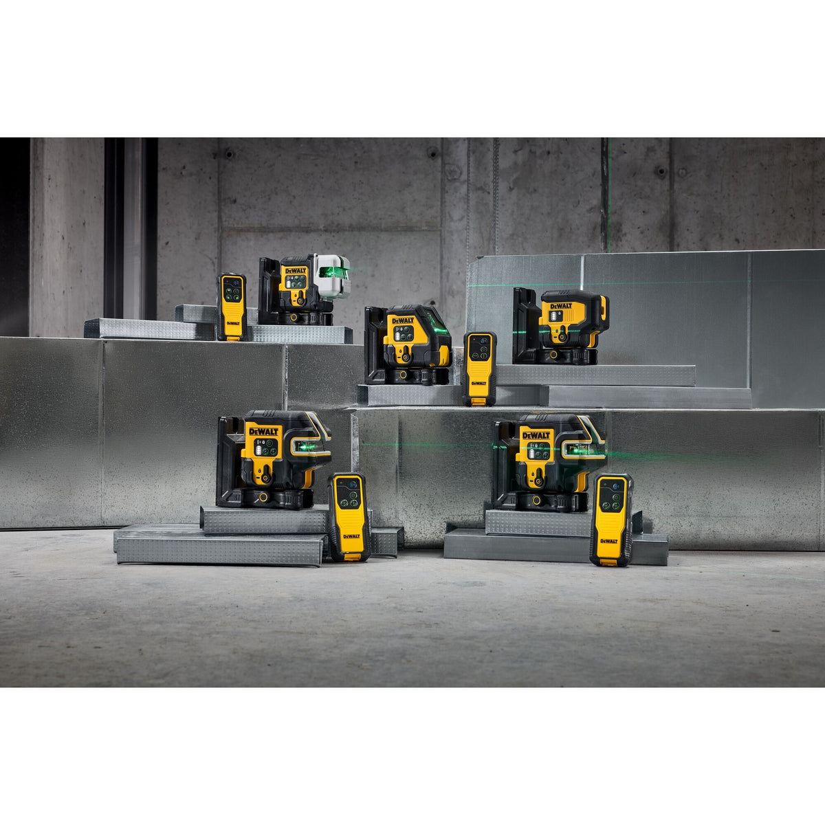 DeWalt DCLE14301G USB Rechargeable Green 3X180Line Laser Kit - 5