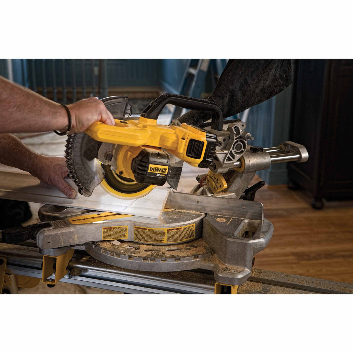 DeWalt DCS361M1 20V MAX 7-1/4" Cordless Sliding Miter Saw Kit - 8