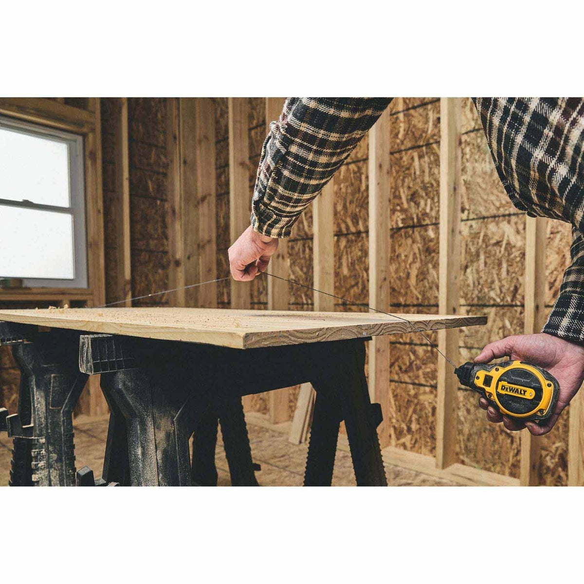 DeWalt DWHT48333 Bi-Material Chalk Reel for Precise Layout and Fast Rewind - 6