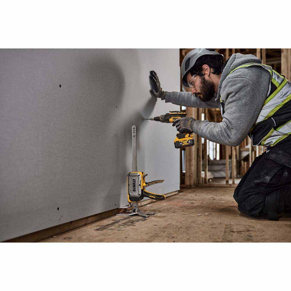 DeWalt DWHT83550 ToughSeries 8-3/4 in.Lift Height , 340 lb. Capacity Construction Jack - 16
