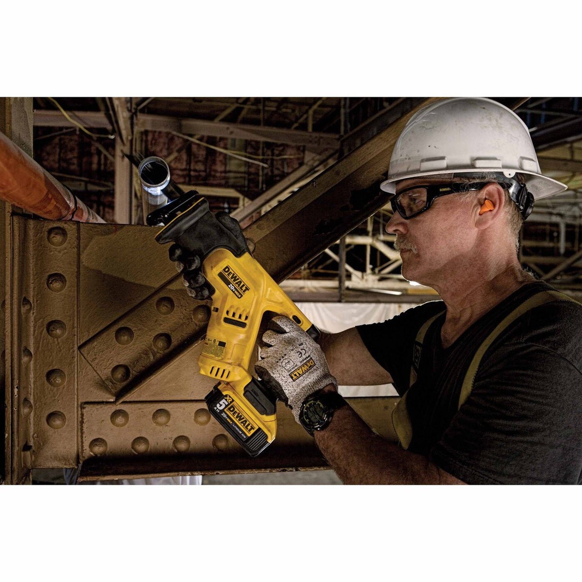 DeWalt DCS387P1 20V MAX Compact Reciprocating Saw Kit - 4