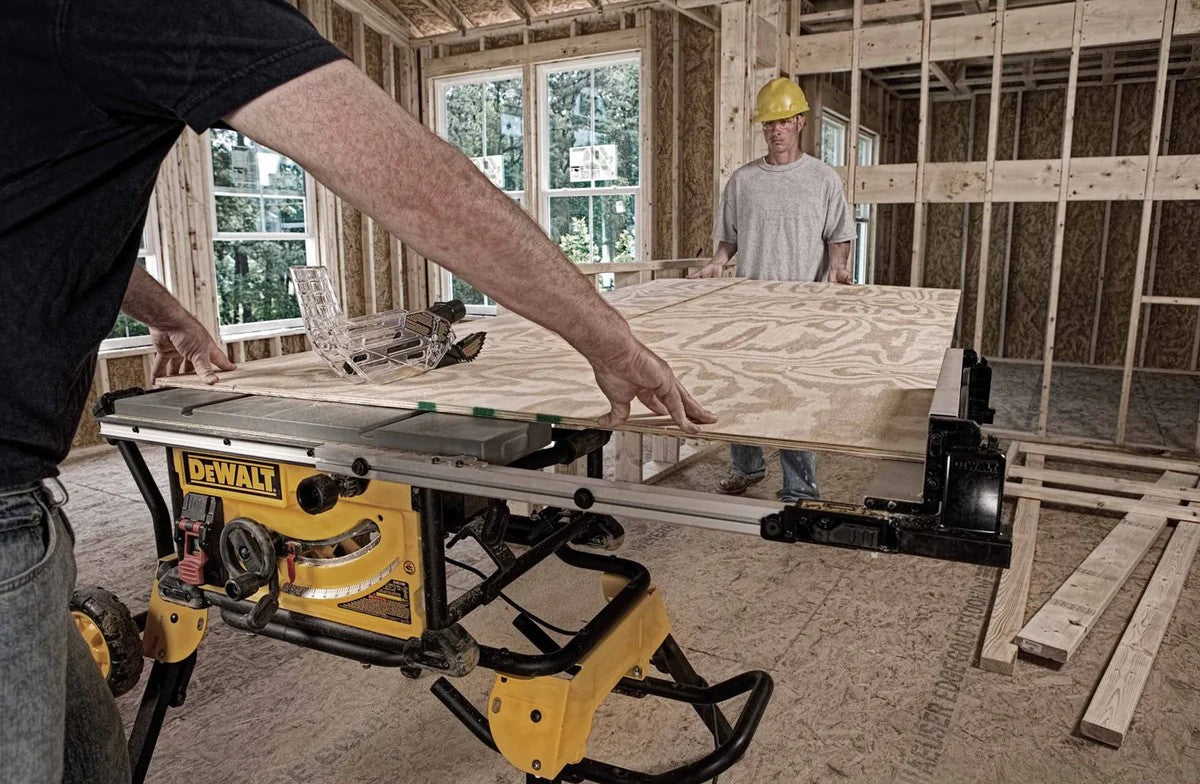 Dewalt DWE7491RS 10" Jobsite Table Saw 32 - 1/2" (82.5cm) Rip Capacity, and a Rolling Stand