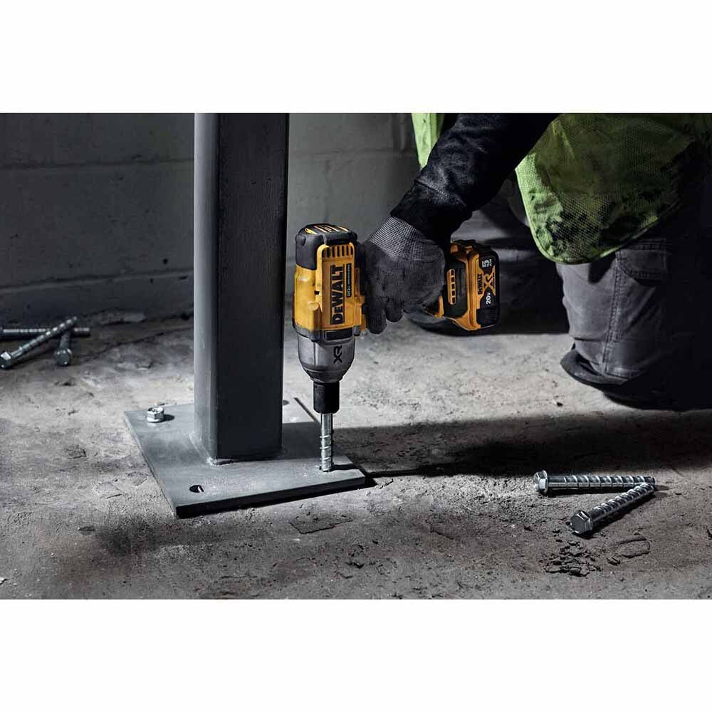 DeWalt DCF900P1 20V MAX XR 1 2 In High Torque Impact Wrench with Hog R
