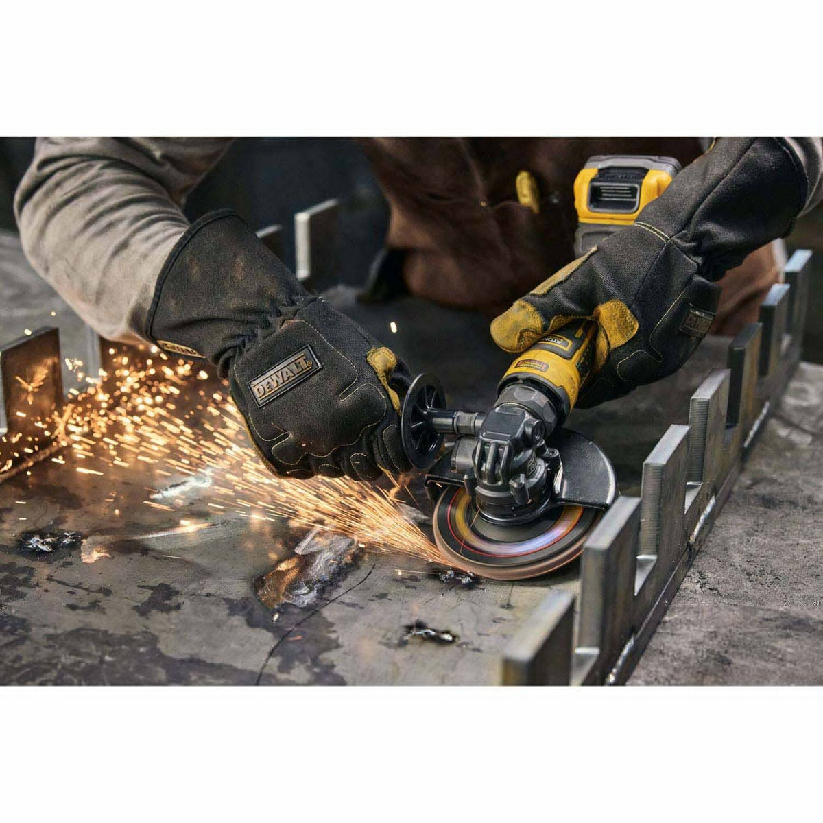 DeWalt DCG402B 20V MAX* ATOMIC 4.5 in. Angle Grinder (Tool Only) - 20
