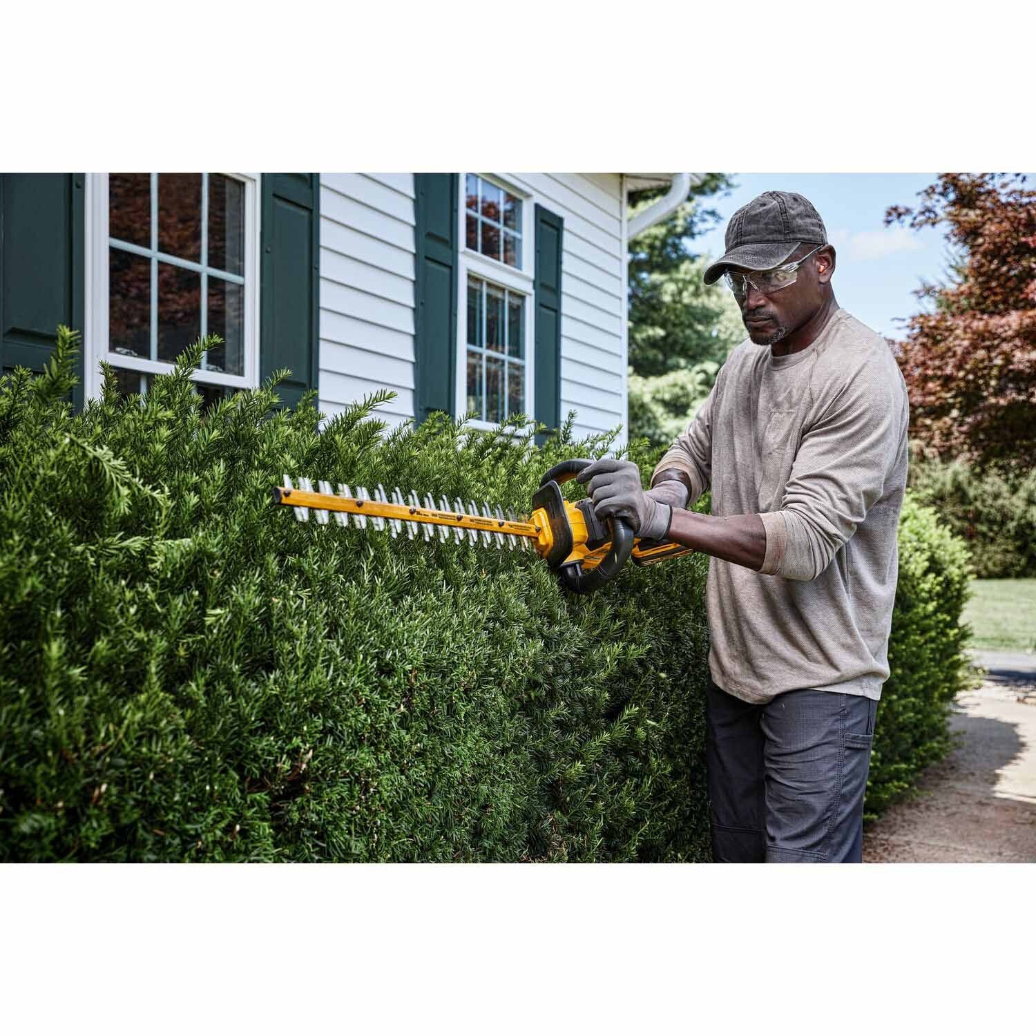 DeWalt DCHT870B 60V MAX* 26 in. Brushless Cordless Hedge Trimmer (Tool Only)