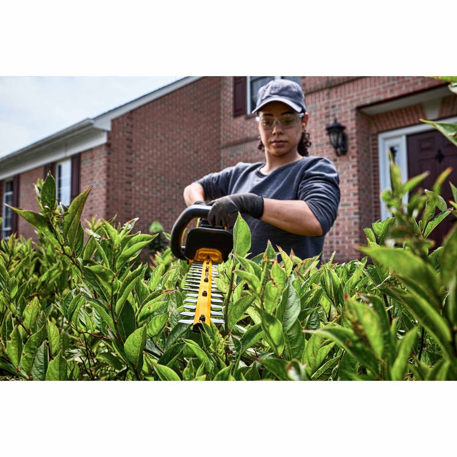DeWalt DCHT870B 60V MAX* 26 in. Brushless Cordless Hedge Trimmer (Tool Only)