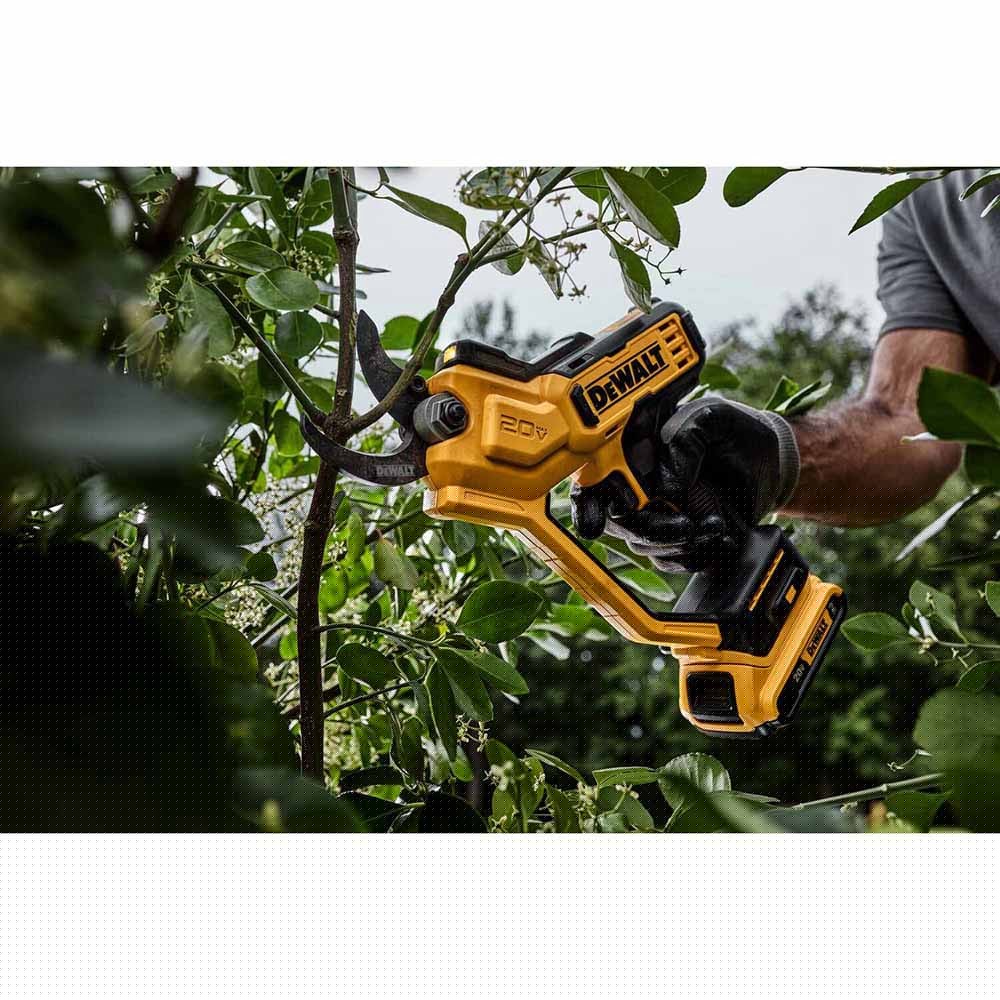 DeWalt DCPR320D1 20V MAX* 1-1/2 in. Cordless Pruner Kit - 8