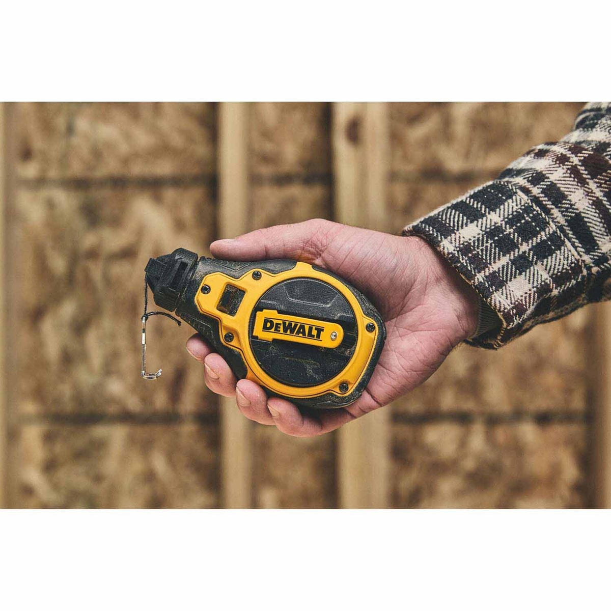 DeWalt DWHT48333 Bi-Material Chalk Reel for Precise Layout and Fast Rewind - 5