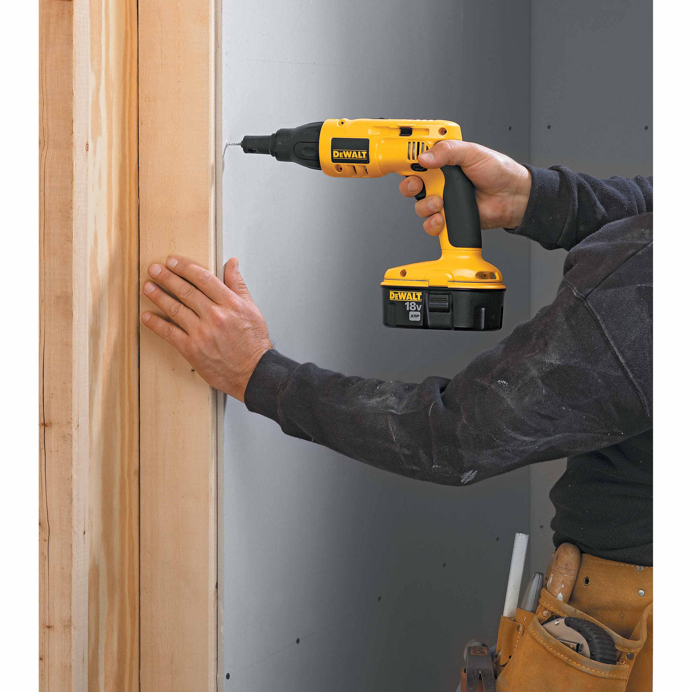 DeWalt DC520KA Heavy-Duty 18V Cordless Drywall / Deck Screwdriver Kit - 4