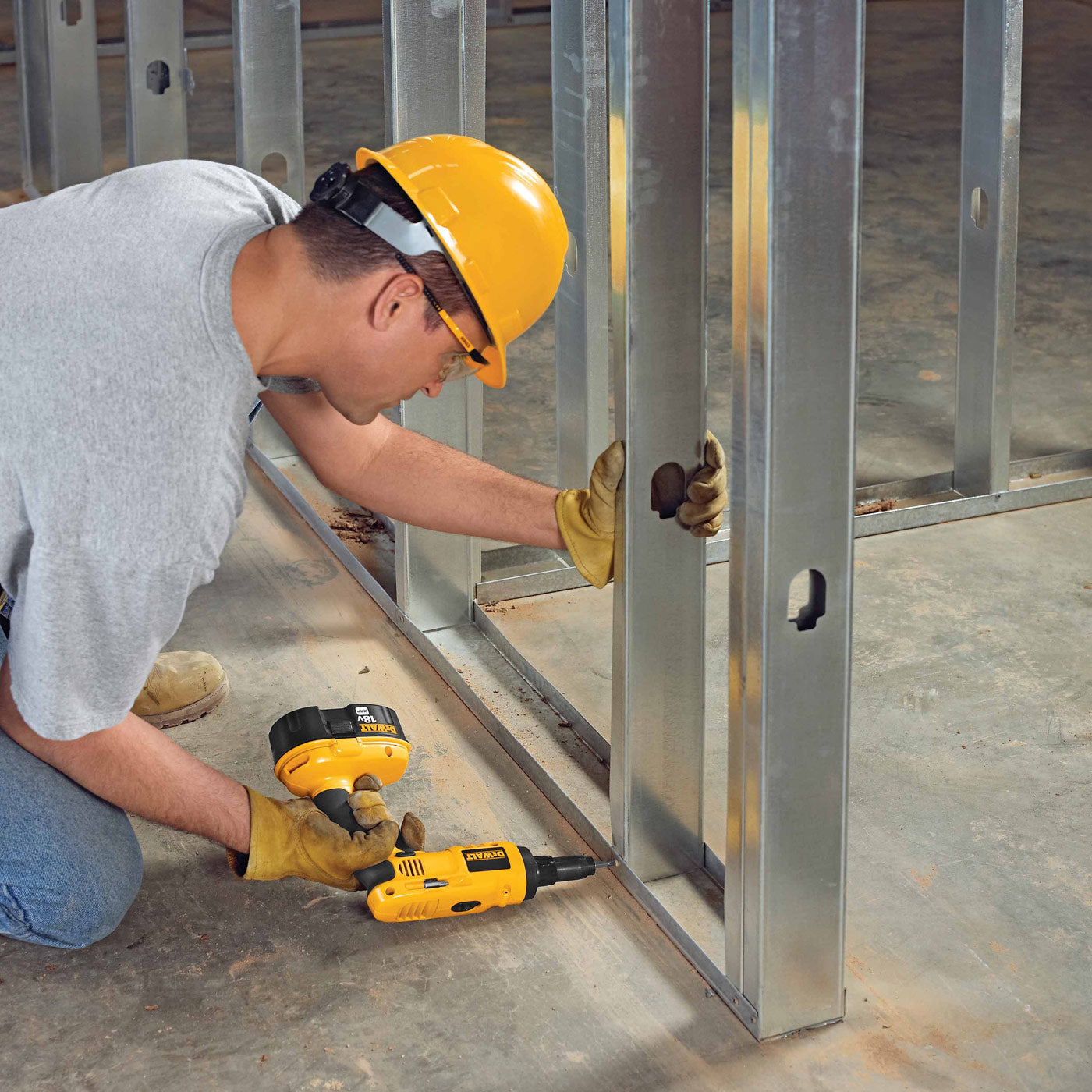DeWalt DC668KA Heavy-Duty 18V Light Gauge Steel Framing Screwdriver - 4
