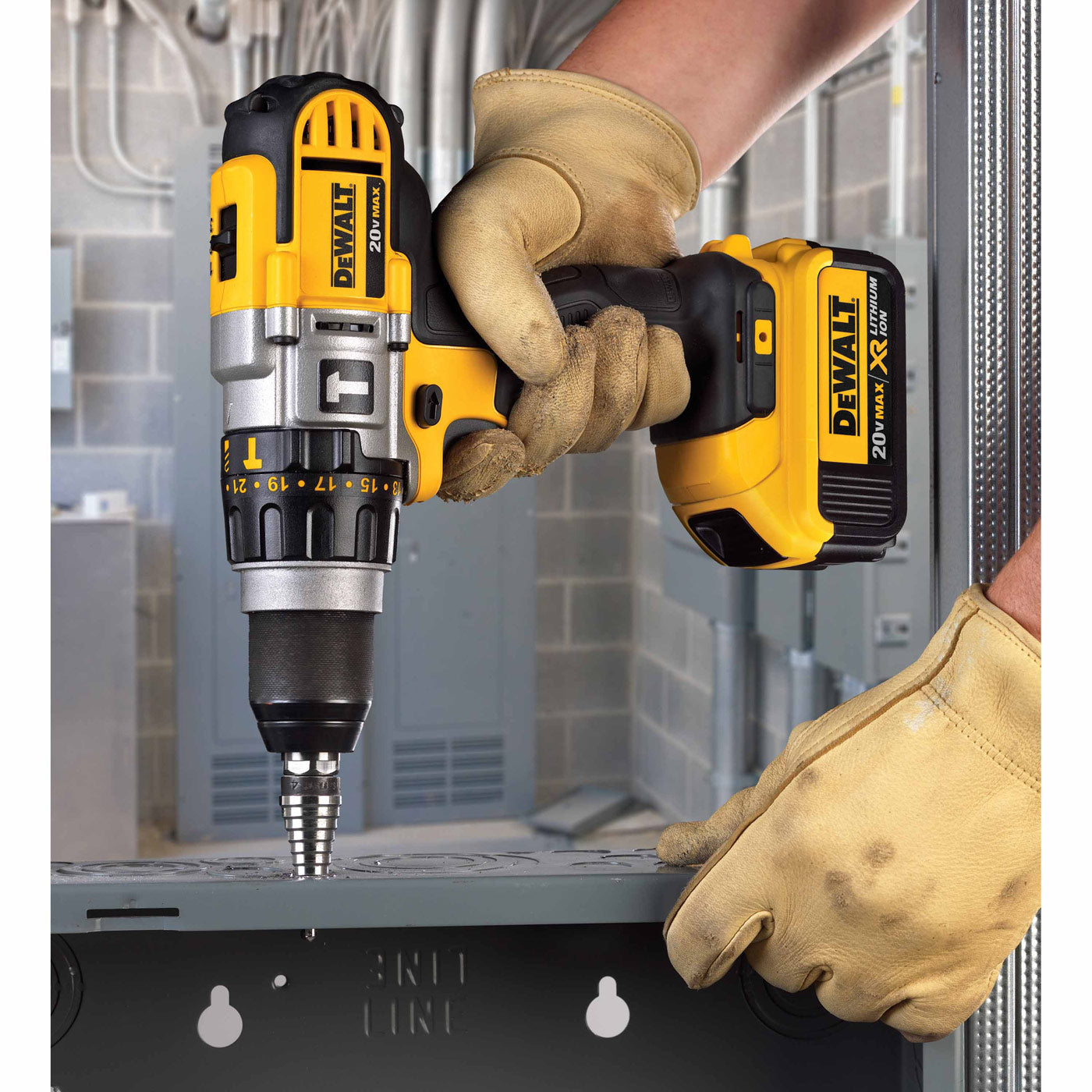 Dewalt DCD985M2 20V Max 1/2" Premium 3-Speed Hammerdrill Kit (3.0AH) - 6