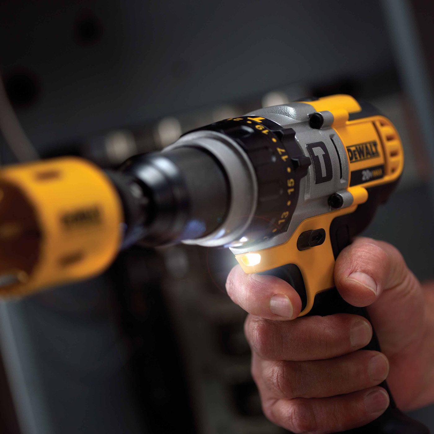 Dewalt DCD985M2 20V Max 1/2" Premium 3-Speed Hammerdrill Kit (3.0AH) - 8