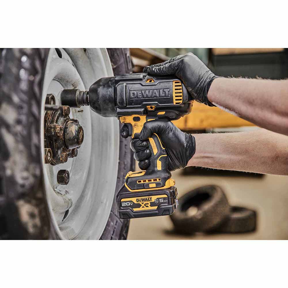 DeWalt DCF900GP2 20V MAX* XR 1/2" High Torque Impact Wrench w/ Hog Ring Anvil w/ (2) Oil-Resistant 5.0 Ah Batteries and Charger Kit