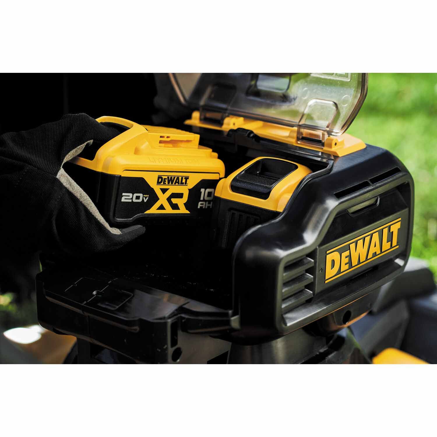 DeWalt DCMWSP244U2 2 X 20V MAX 21-1/2" Brushless Cordless FWD Self-Propelled Lawn Mower Kit